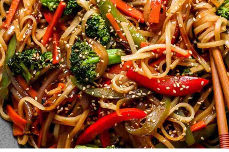 How to cook vegetable stir fry noodles with soy sauce: